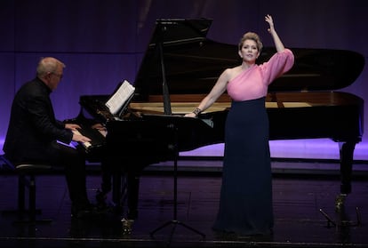 Joyce DiDonato, junto con el pianista Craig Terry, durante la interpretación de 'Arianna a Naxos' de Haydn.