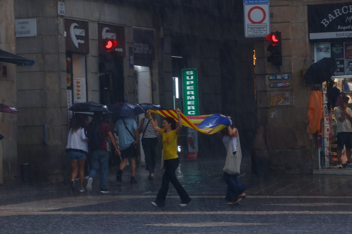 La manifestación de la Diada de Cataluña choca con la lluvia y la desgana independentista