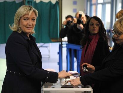 Marine Le Pen vota em Henin-Beaumont.