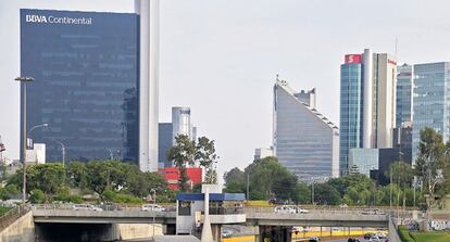 Vista de la sede del BBVA Continental en Lima.