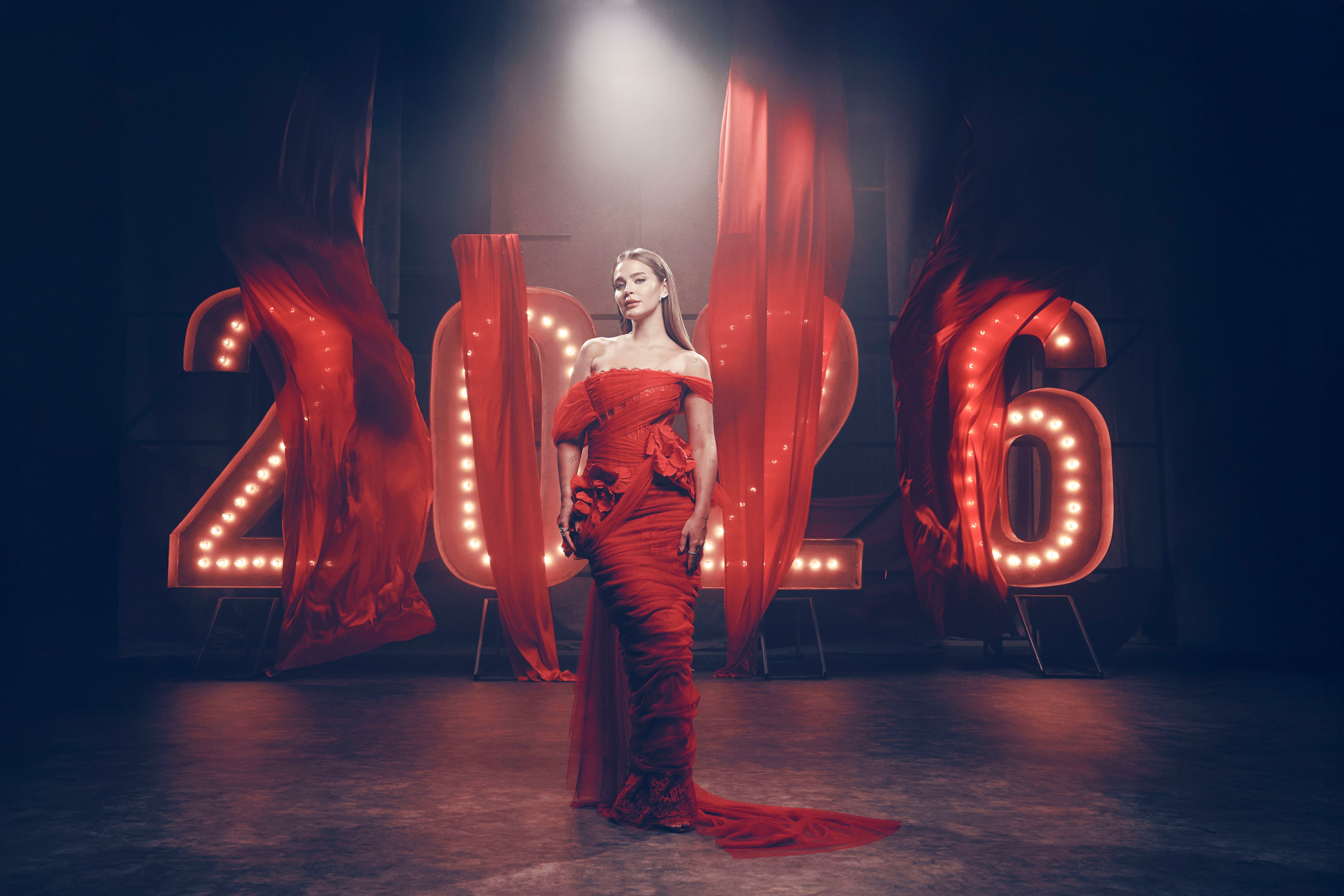 Capodanno su TV3: pubblicità e presentatori Laura Escanes e Miki Nuñez