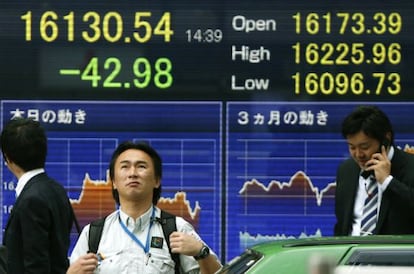Un luminoso con la evolución del Nikkei, en Japón.