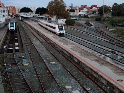 Trenes en la estación de Algeciras (Cádiz).