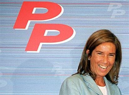 ANA MATO: Sin collar ni pañoleta alguna, consigue infundir
ese pánico que provoca la mujer-mujer