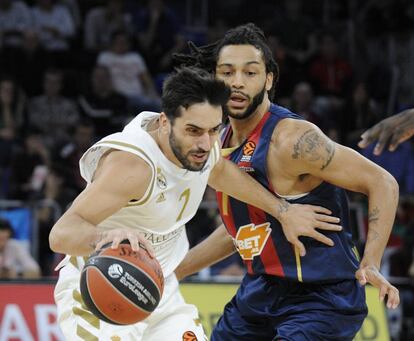 Campazzo supera a Henry.