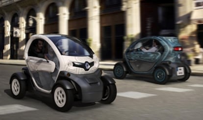 Dos modelos del Twizy en una imagen proporcionada por Renault.