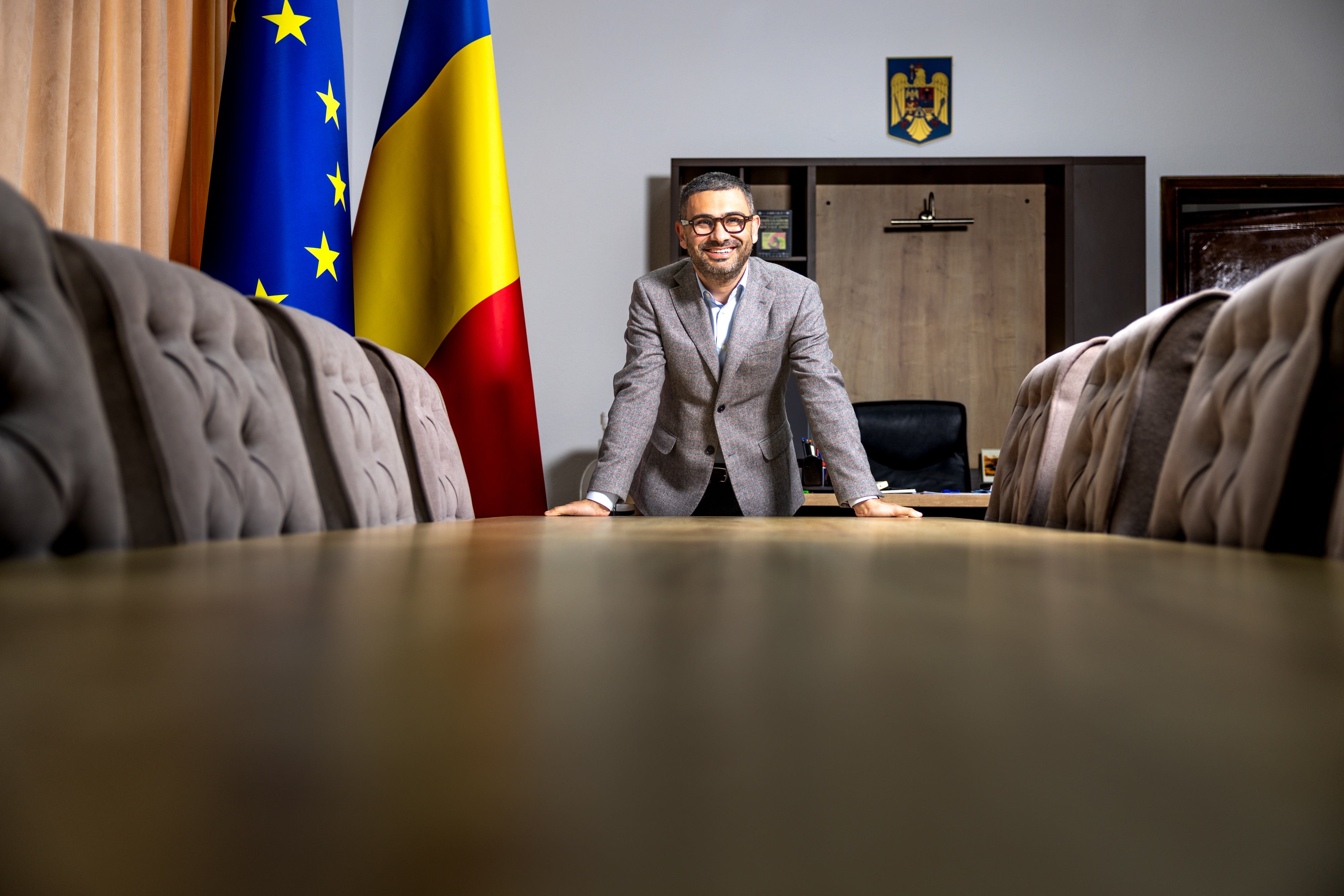 Petre-Florin Manole, ministro de Trabajo, Familia y Juventud dn Rumania, en la sede del Ministerio, el 22 de abril en Bucarest.
