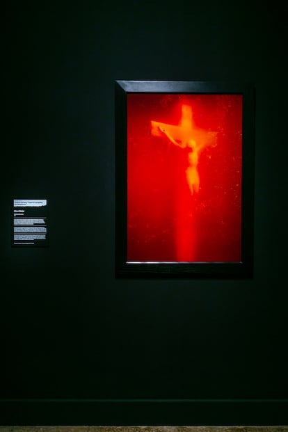 'Piss Christ' expuesta en el Museu de l’Art Prohibit.
