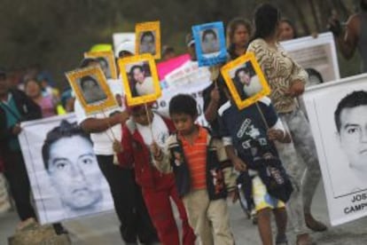 People march to demand justice for the missing trainee teachers in Tixtla (Guerrero) on December 7.