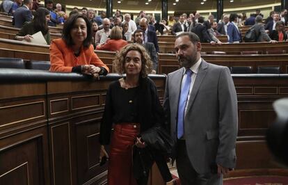 Margarita Robles, Meritxell Batet y José Luis Ábalos en el Congreso.