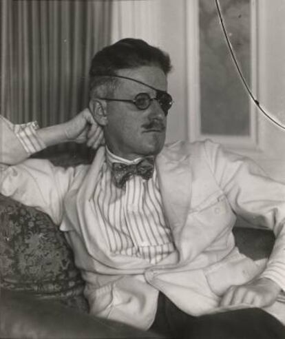 James Joyce, retratado por Berenice Abbott en 1920.