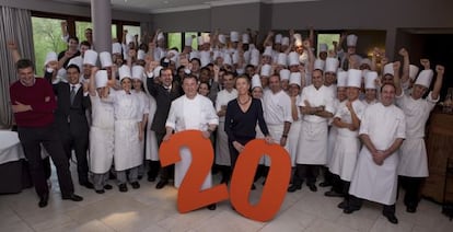 El equipo del restaurante Martin Berasategui en la celebración de su 20 aniversario. 