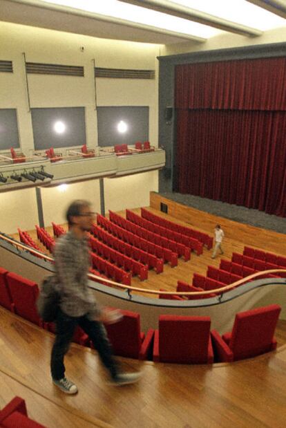 Aspecto de la sala del Teatro Góngora, el pasado viernes después de su remodelación.