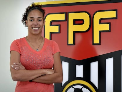 Aline Pellegrino coordena o futebol feminino na Federação Paulista.