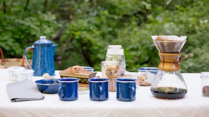 Decora tu mesa este verano con esta vajilla de Ikea. GETTY IMAGES.