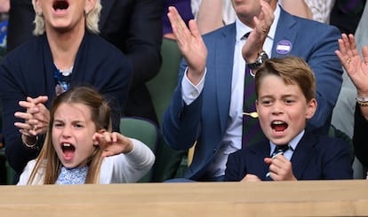 Los príncipes Carlota y Jorge disfrutaron de la final, aunque hubo momentos, tras más de cuatro horas de partido, en los que se les vio algo cansados. El pequeño de la familia, Luis, no acompañó al resto al evento. 