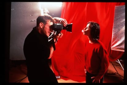 Irène Jacob en una escena de la película 'Rojo' de Kieslowski (1994)