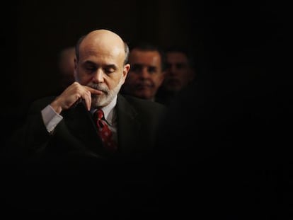 Bernanke se prepara para dar un discurso en Washington en diciembre de 2009.