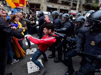 Protestas en Barcelona tras la detención en Alemania de Carles Puigdemont.