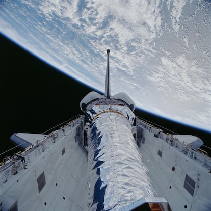 Implantação do Telescópio Espacial Chandra a bordo do Ônibus Espacial Columbia em 23 de julho de 1999.