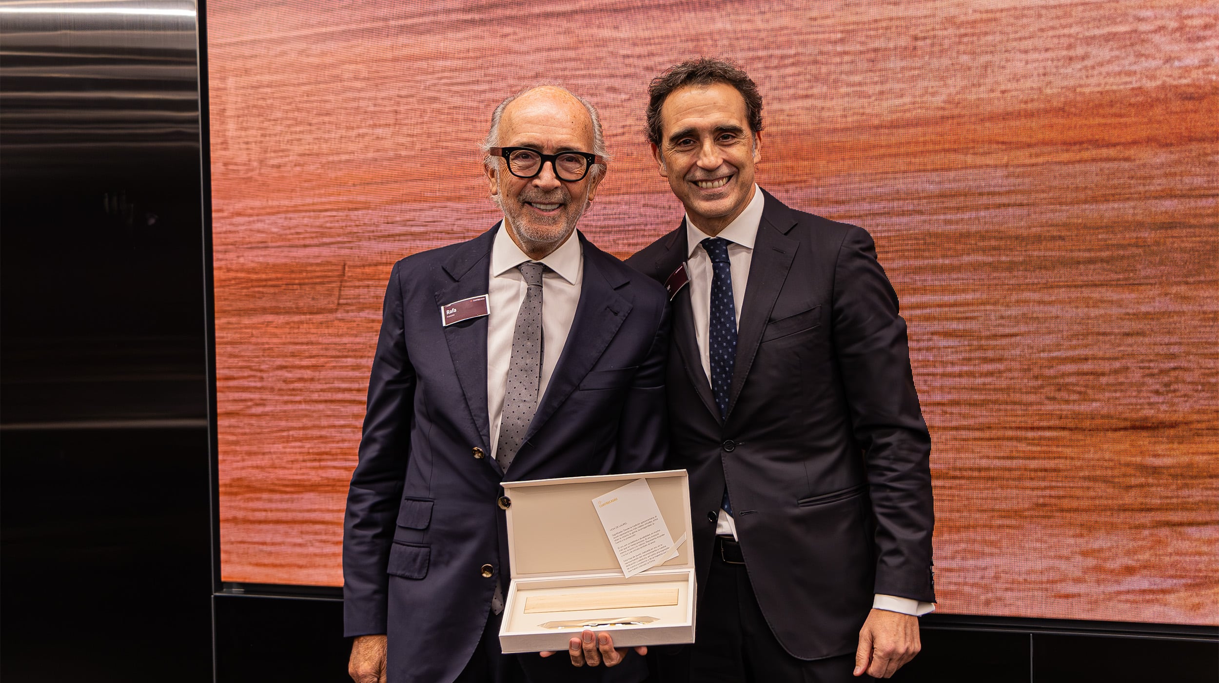 Rafael Fontana, presidente de honor de Cuatrecasas con el consejero delegado, Javier Fontcuberta.