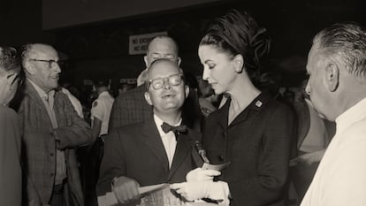 Truman Capote con Gloria Guinness. / FILMIN