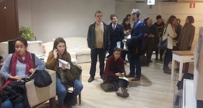 Lines at the Callao post office in Madrid, where people were applying for a postal vote.