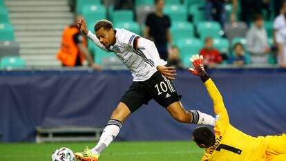Nmecha bate a Diego Costa (Portugal) para coronar a Alemania en la Eurocopa Sub-21.