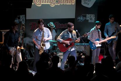 La Bande. Los integrantes del grupo ganador son: Xaime Martínez (voz), Carlos García Robla (batería), Pablo Elías (bajo), Miguel Nicolas (guitarra), Guillermo Arias (saxo) y Cristóbal Iglesias (trompeta, trombón).