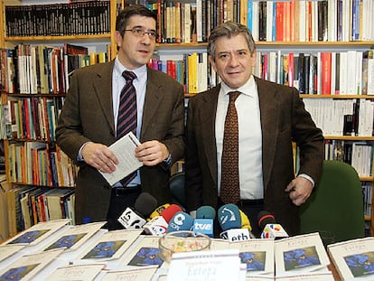 Enrique Barón junto a Patxi López