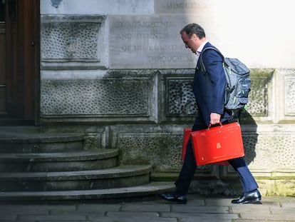 Dominic Raab, el 30 de abril de 2020, llegando al Ministerio de Exteriores en Londres.