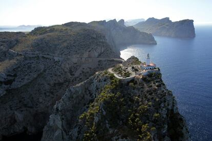 Faro de Formentor, en Mallorca (islas Baleares).