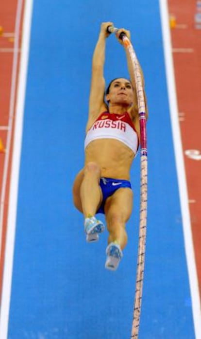 La saltadora de pértiga rusa, Yelena Isinbayeva, en Reino Unido en 2015.