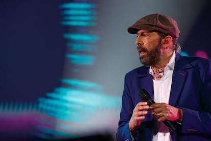 Juan Luis Guerra, durante su concierto en Madrid, este martes.