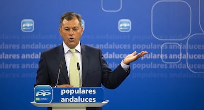 Jos&eacute; Luis Sanz durante la conferencia de prensa en la sede del PP.