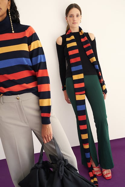 Las rayas de colores protagonizan la colección de prendas de punto.