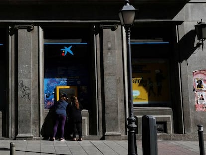 Cajero de CaixaBank en Madrid.