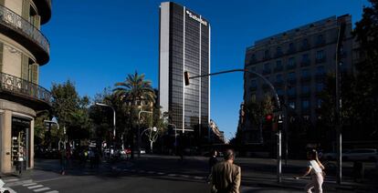 Torre Sabadell en la avenida Diagonal de Barcelona.