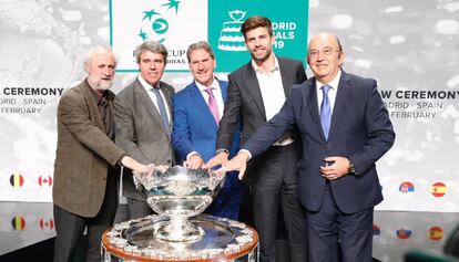 Cueto, Garrido, Haggerty, Piqué y Díaz, durante el sorteo en Madrid.