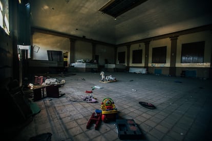 Interior de uno de los inmuebles abandonados.