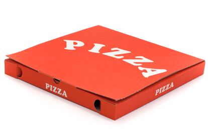 Caja de pizza de cartón.