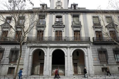 Fachada del número 20 de Alberto Aguilera, donde está previsto que Portugal abra un centro cultural, de negocios y diplomático.