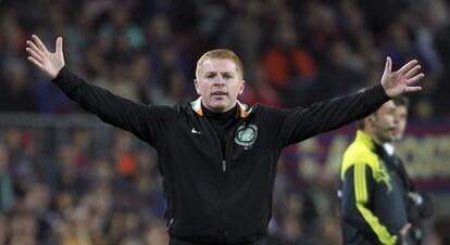 El entrenador del Celtic, Neil Lennon, gesticula en un momento del partido.