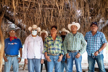 Miembros de la guardia tradicional yaqui en Vicam, Sonora.