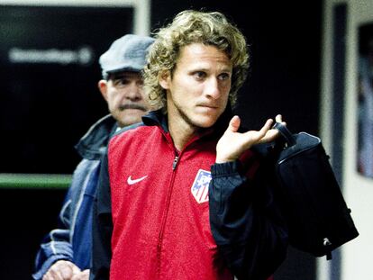 Forlán, a su llegada ayer al aeropuerto de Trondheim, en Noruega.