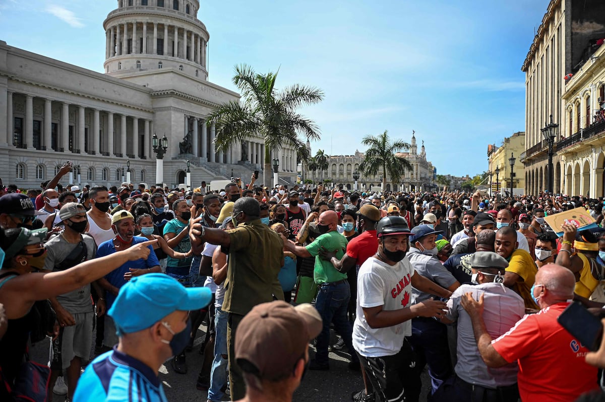 Cuba vive las mayores protestas contra el Gobierno desde la crisis de los  años noventa