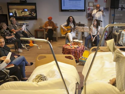 Sesi&oacute;n de musicoterapia en el Hospital San Camilo de Tres Cantos. 