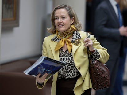 La vicepresidenta Nadia Calviño durante la sesión de control al Gobierno celebrada este martes por el pleno del Senado.