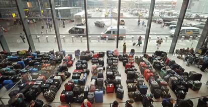 Maletas en la terminal del aeropuerto de Heathrow.