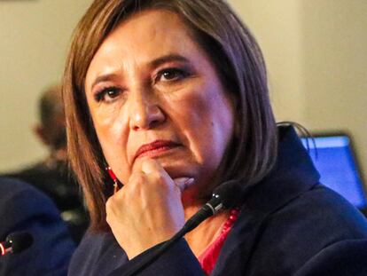 CIUDAD DE MÉXICO. 07MARZO2024.- Xochitl Gálvez Ruíz, candidata de la coalición Fuerza y Corazón por México, asistió a un Foro de banqueros que organiza Citibanamex y que se lleva acabo en un conocido hotel de la zona de Polanco. La acompañaron Idelfonso Guajardo y su coordinador de campaña Santiago Creel Miranda.
FOTO: VICTORIA VALTIERRA/CUARTOSCURO.COM